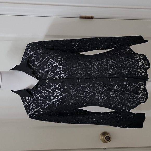 Banana Republic Size 8 Black Lace Button Front Blouse, Excellent Used Condition - Picture 1 of 10